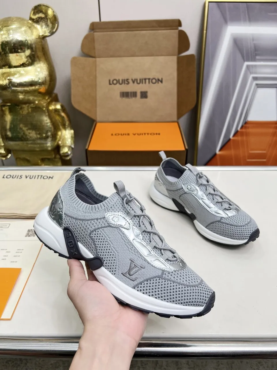 Men's Men's Shoes💰540 Men's and Women's LV Olym Men's Shoes💰ia sneakers are knitted technical fabric body with Monogram canvas trim, elastic laces and pull tabs for easy on and off, and light outsoles embellished with Monogram flowers for a comfortable and elastic wearing experience. Knitted technical fabric shoelaces, Louis Vuitton elements 35-45 (34*45*46* custom-made, non-refundable and non-exchangeable)